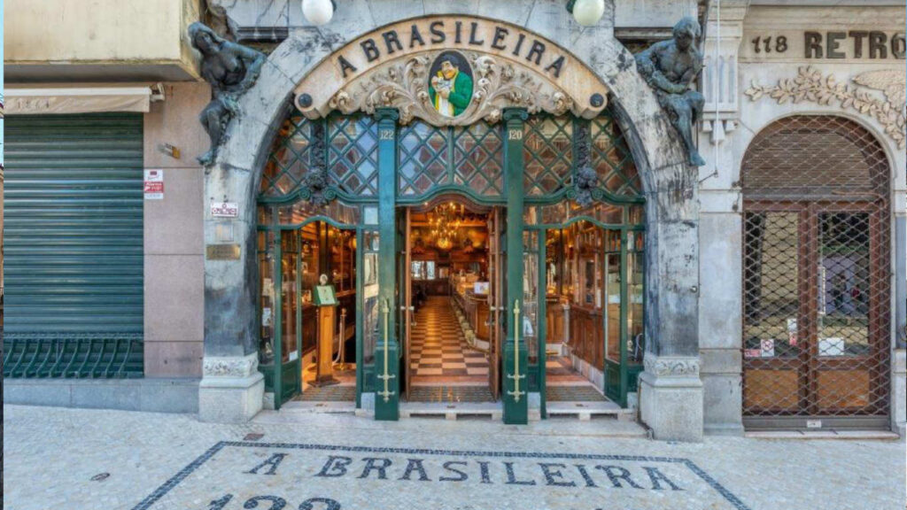 Fachada do café A Brasileira, em Lisboa
